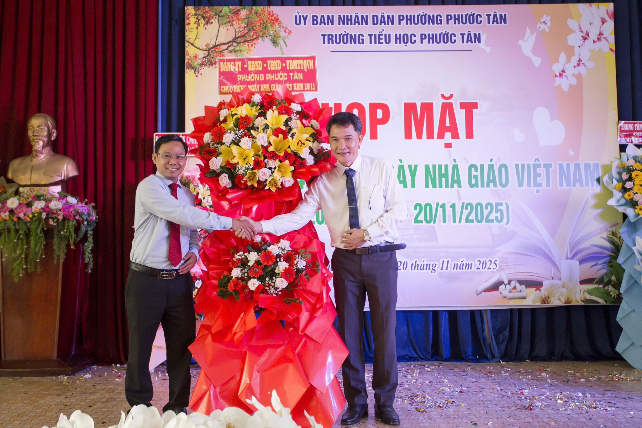 Họp Mặt Kỷ Niệm 43 Năm Ngày Nhà Giáo Việt Nam 20/11 Tại Trường Tiểu Học Phước Tân